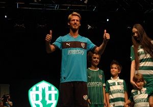 Bursaspor Turkuaz Formayla Sahada