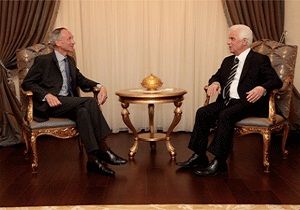 Erolu, ngiliz Yksek Komiseri Kiddi Kabul Etti