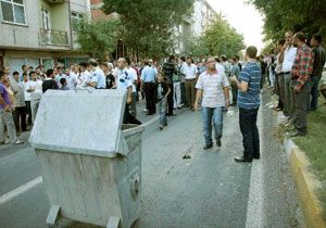 Kazaya Kzan Vatandalar Yolu Trafie Kapatt  