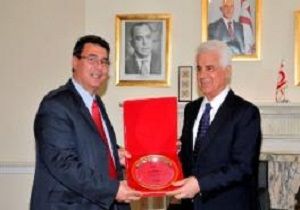 Cumhurbakan Erolu, ngiltere Trk Toplumu Futbol Federasyonu Yetkilileri le Grt  