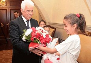 Cumhurbakan Erolu, ZEV ocuklarn Kabul Etti