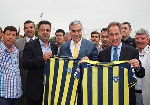 Gnay dan Bucaspor a Ziyaret