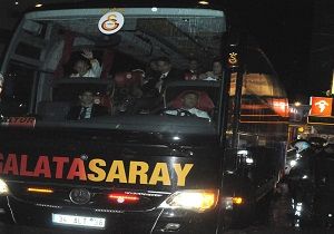 Galatasaray a Yamur Altnda Karlama