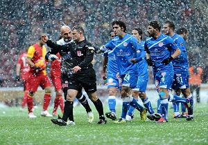 Galatasaraya Antalyaspor elmesi