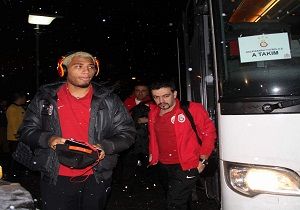 Galatasaray Kafilesine Kar Rtar