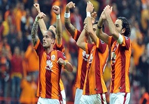 Arenada Sneijder Fark