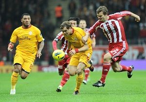 Galatasaray Evinde Mutlu