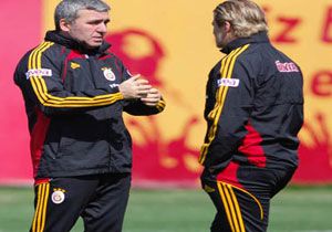 Galatasarayda Hagi Antremana kt