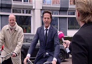 Hollanda da Hkmet Parlamento Desteini Kaybetti