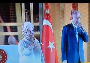 Bakan Erdoan Klliye den Dnyaya Seslendi