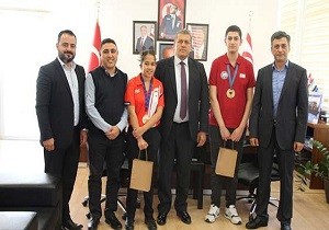 Gazimausa Belediye Bakan Arter Dnya ve Avrupa ampiyonasna Katlan Sporcular Kabul Etti