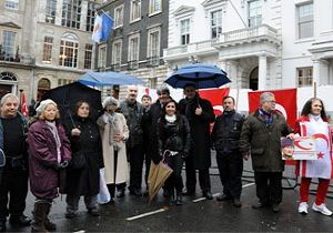 Kanl Noel Londra da Protesto Edildi