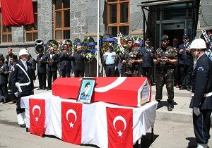 ehit Polis in Kars ta Tren