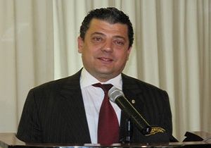 Drst, Youn Bakmda