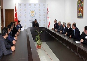 Milli Eitim Bakan Berova, Trkiyeden Gelen Biliim Uzmanlarn Kabul Etti