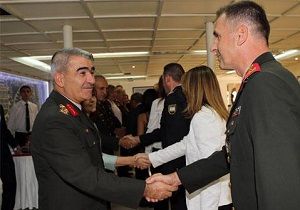 Kbrs Trk Bar Kuvvetleri Komutan Halkla Bayramlat