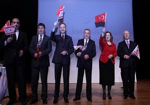 Babakan Kk, stanbul da Liseli rencilerle Bulutu