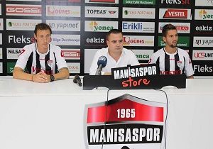 Manisaspor da Arnold Simonek ve Umut Szen Sevinci