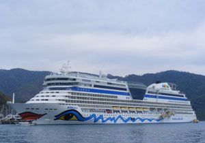 Yzen Saray Aida Diva Marmariste