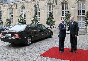 Medvedev, Paris te adamlaryla Grt