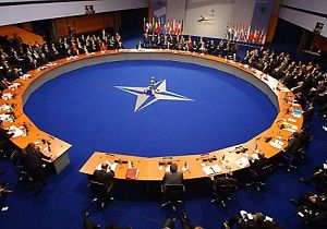 NATO Konseyi Topland