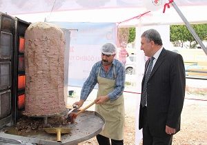 AK Parti Konyaalt Belediye Bakan Aday Sadiden Kermes Ziyareti