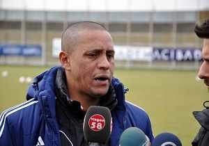 Carlostan Valencia Aklamas