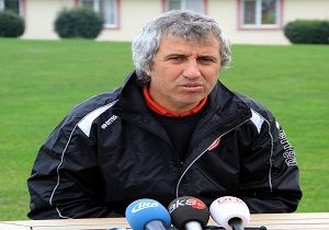 Durmu: Sokaa kamyoruz