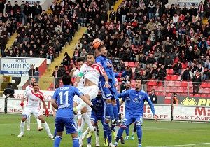 Samsunspor Evinde Ar Yaral