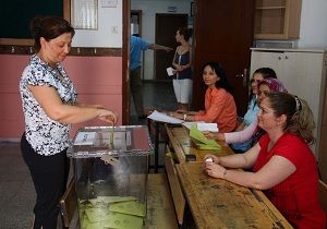 Vatandalar nce Oy Kullandlar Ardndan Denize Gittiler