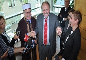 Din leri Bakan Atalay: Adada Bar Ortadou in de Umut Tekil Eder