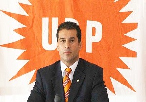 UBP Genel Bakan zgrgn den Aklamalar