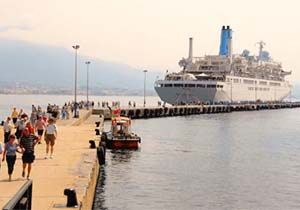 Yln lk Yolcu Gemisi Alanya Limanna Yanat