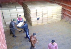 Akdeniz deki Operasyonda 1,5 Milyon Paket Sigara Ele Geirildi