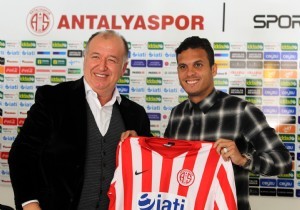 Antalyaspor Motta y Renklerine Balad