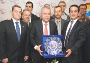 Babakan n  ykacaz  Aklamasna Bakan dan Destek