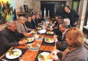 Bakan Akaydn, Krcamililerle Bulutu