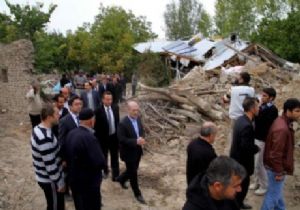 Bayraktar Deprem Blgesini Ziyaret Etti