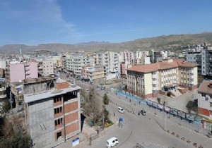 Cizre ve Silopi de Sokaa kma Yasa Sryor