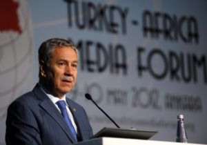 Arn, Medya Liderleri Forumu na katlmak iin Dakar a gitti