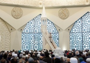 Grmez, Moskova Merkez Camii nde Cuma Hutbesi Verdi