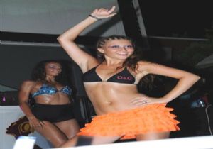 Dj ler Performanslaryla Coturdu