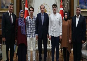 Cumhurbakan Erdoan niversite Snavnda Dereceye Giren rencileri Kabul Etti