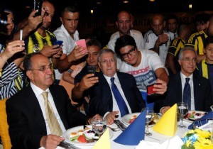 Fenerbahe ampiyonluunu Antalya da Kutlad