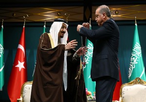 Erdoan, Kral Selman a Devlet Nian Takdim Etti