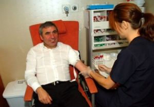 Hagi: Galatasaray n sorunlarn zeceim