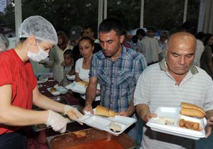 Bakan Akaydn vatandala iftar at