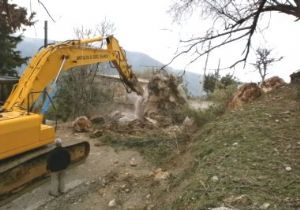 l zel daresi Ekipleri almalarn Srdryor