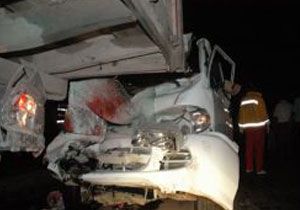 Nide de Trafik Kazas: 3 l, 2 Yaral 