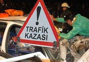 Korkuteli nde Trafik Kazas: 2 l, 1 Yaral